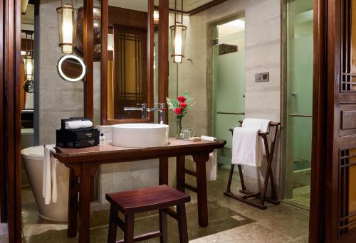 Crowne Plaza Lijiang Ancient Town Hotel