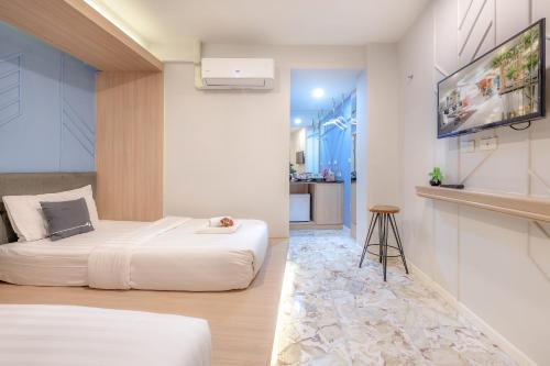 Deluxe Triple Room image 1