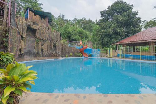 RedDoorz Resort Syariah @ Batu Apung Purwakarta