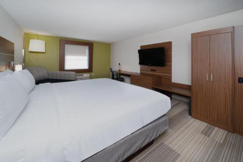 Holiday Inn Express Prince Frederick, an IHG Hotel