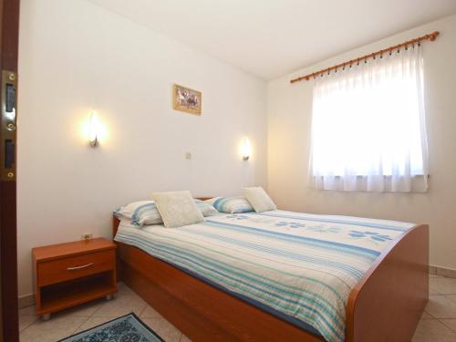 One-Bedroom Apartment image 1