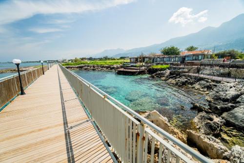 Spacious Three-Bedroom Apartment with Sea View A4 - image 4