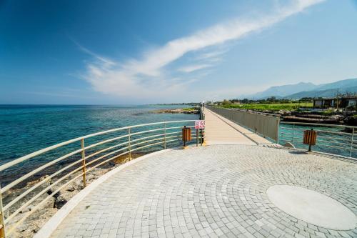 Spacious Three-Bedroom Apartment with Sea View A4 - image 2