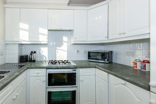 Churchill Way Suite - image 4
