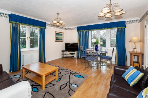 Churchill Way Suite - Apartment - Basingstoke