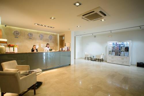 Reikartz Kharkiv Hotel - image 9