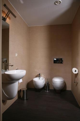 Suite with Balcony image 5