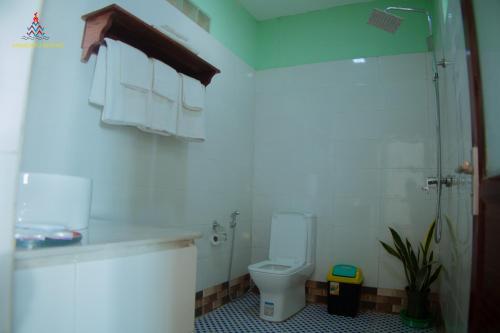 Bathroom, Memento Resort in Ngapali