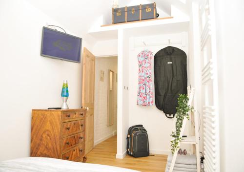 Whitsun Cottage - A cosy one bedroom Victorian cottage sleeping up to 3 guests - image 8