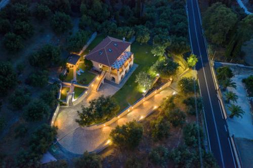 Paradise Home - On the Hill! gîte à louer Megálo Vounó