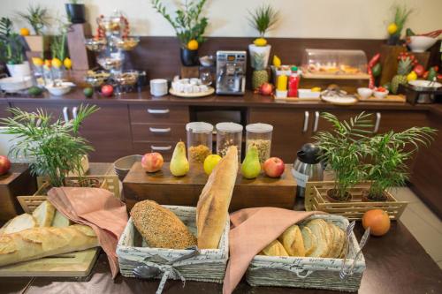 Hotel Galaxy - image 13