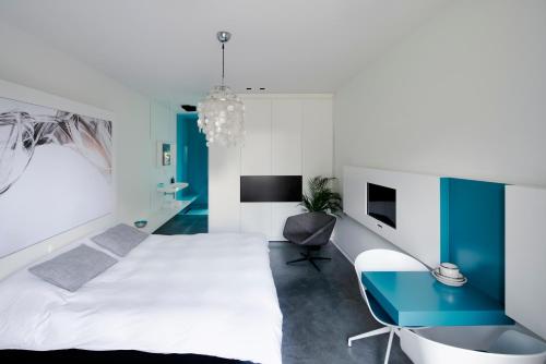 B&B Bed and Beyond - image 6