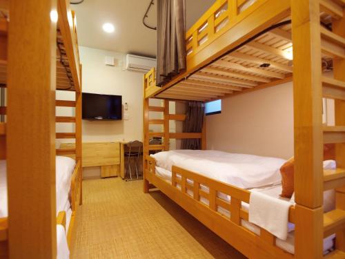 Bed in 4 Mixed Dormitory Room - Non-Smoking image 3