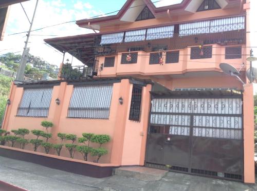 Corpuz Family Homestay – khách sạn tại Irisan