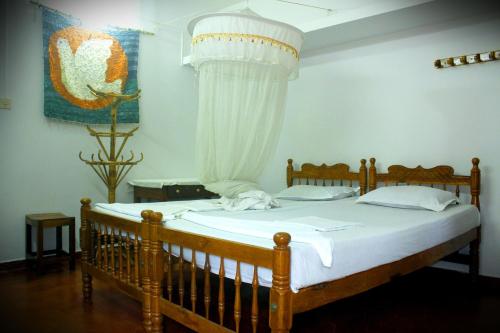 2 twin beds