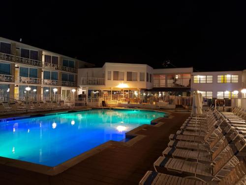 The Jolly Roger Motel - image 4