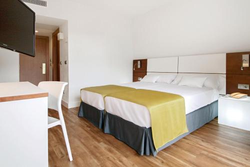 Globales Cala Blanca The 4-star Sunprime Cala Blanca offers comfort and convenience whether youre on business or holiday in Menorca. The hotel has everything you need for a comfortable stay. Free Wi-Fi in all rooms, 24-h