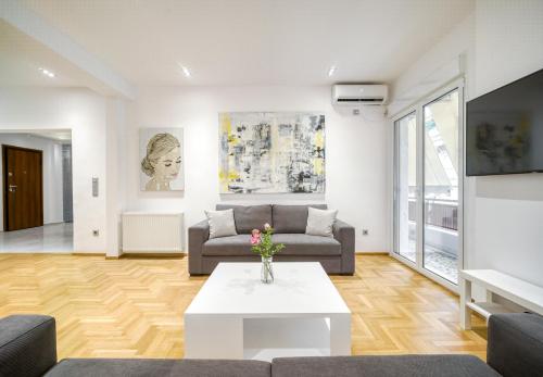 Stunning Central 180m2 4 Bedroom 3 Bathroom, Sleeps 10 Guests, Athènes (photo 10)