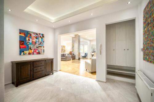 Stunning Central 180m2 4 Bedroom 3 Bathroom, Sleeps 10 Guests, Athènes (photo 3)