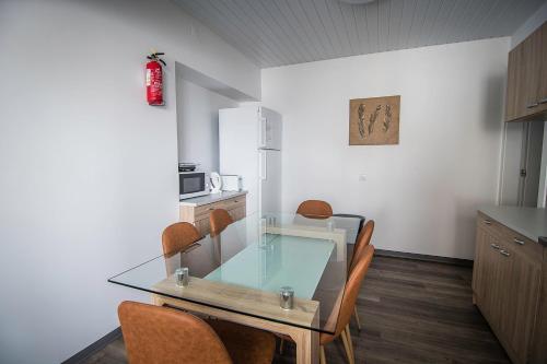 Casa de Hospedes Isaias in อันกรา โด เฮโรซโม