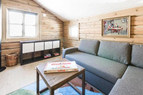 3 bedrooms, 6 beds