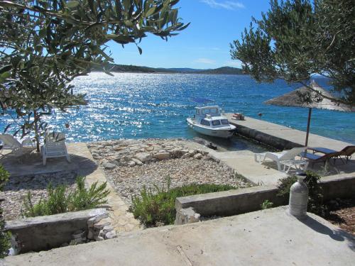 House Pineapple - image 12