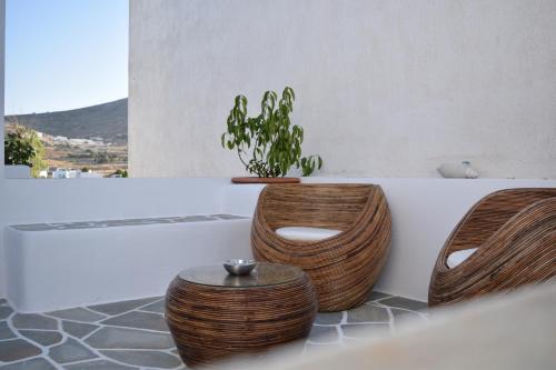 Embati Folegandros rooms