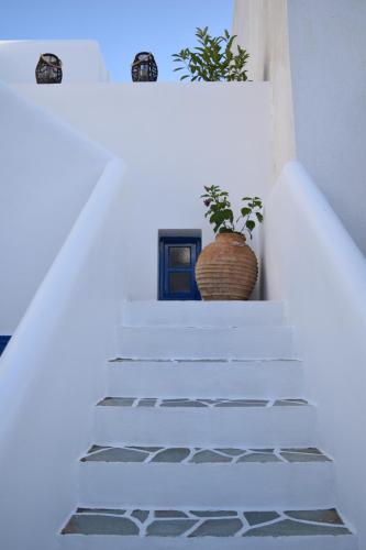 Embati Folegandros rooms