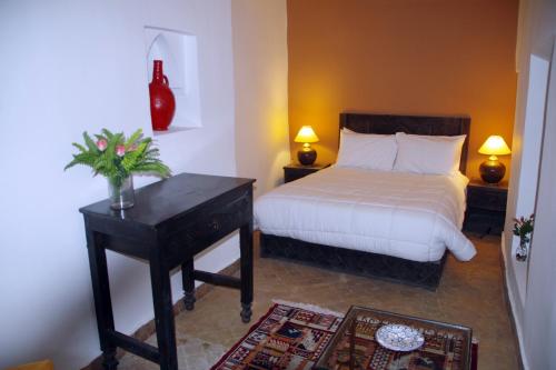 Deluxe Double Room image 2