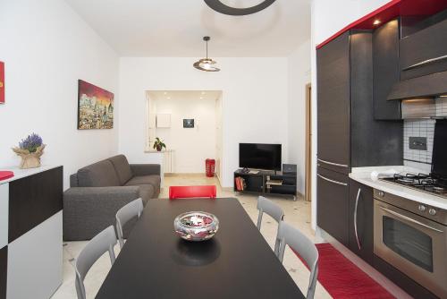 Cosy Apartment 5 minutes from St Peter, Rome (photo 2)