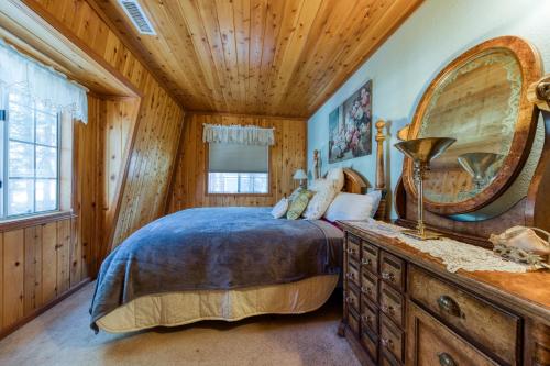 Blue Bear Retreat - main image