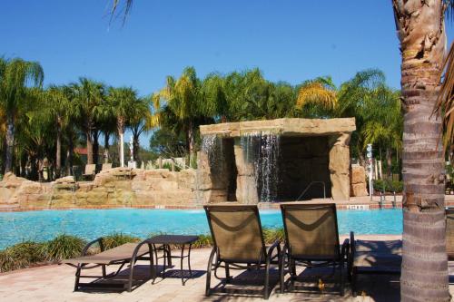 Paradise Palms Oasis - image 2