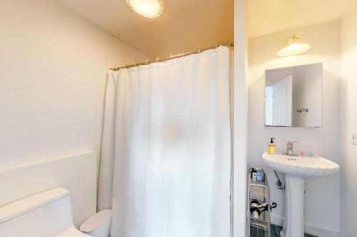 Camellia Cottage - image 7