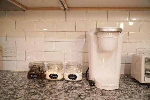 Luxury Dilworth 1BR - Near Food Shops & Greenway - image 6