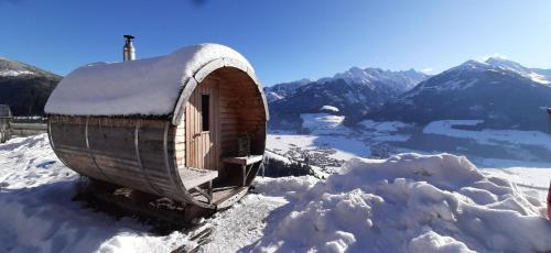 Apartment with Mountain View