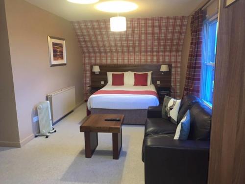 Chieftain Hotel - image 2