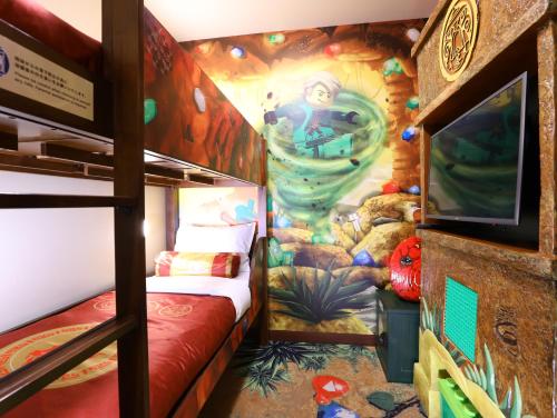room detail thumbnail 2