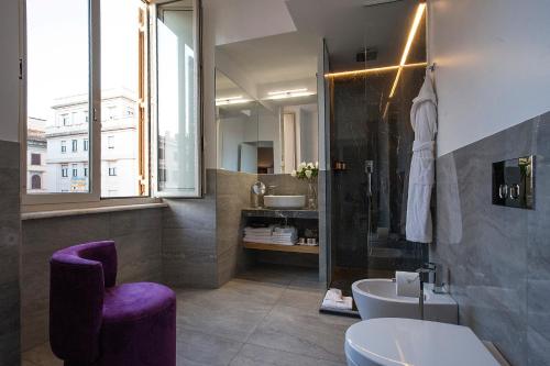 Roman Holidays Boutique - image 14