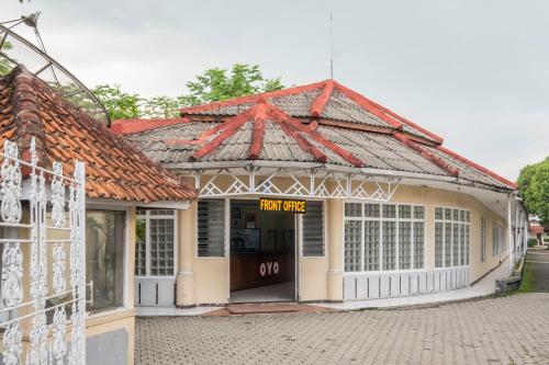 Super OYO 2346 Hotel Padjadjaran 1