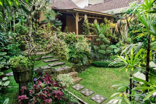 Desak Putu Putera Hidden Home Stay