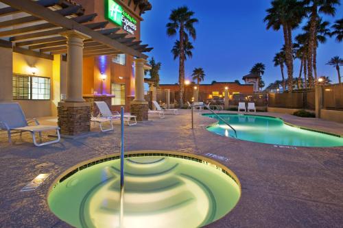 Holiday Inn Express & Suites Rancho Mirage - Palm Spgs Area, an IHG Hotel