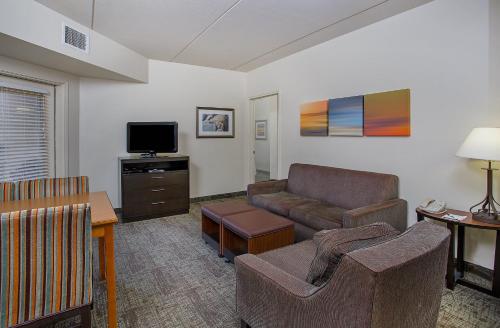 2 bedrooms, 4 beds