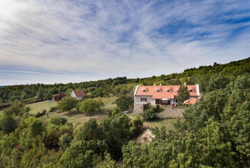  Gella Kúria in Balatonszőlős