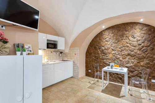GuestHost - Cerami Studio Flat - image 2
