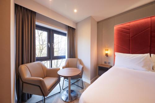 Roomzzz York City - image 13