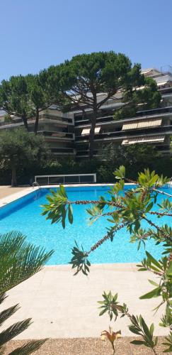 Studio/quartier residentiel/piscine/plages a 5min a pied
