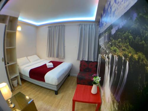 Barking Hotel - image 3