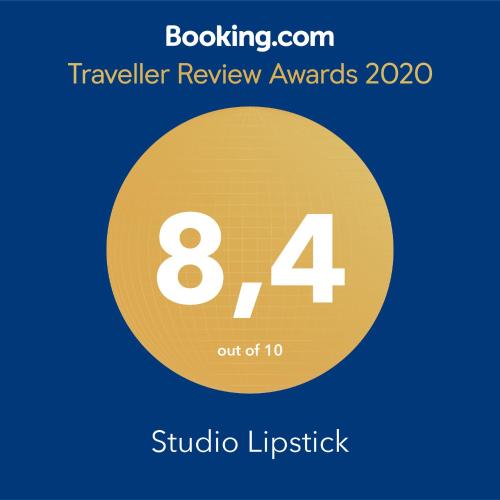 Studio Lipstick in Saly