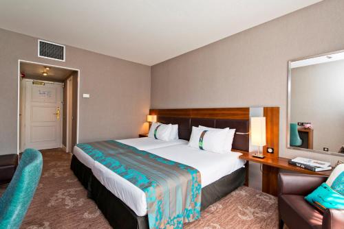 Holiday Inn Nice an IHG Hotel - image 5