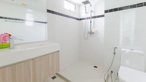 Large 2 bedroom apartment near the sea Large 2 bedroom apartment near the sea